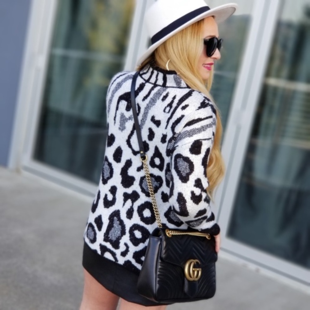 Animal Print Turtleneck Sweater - Picture 3 of 4